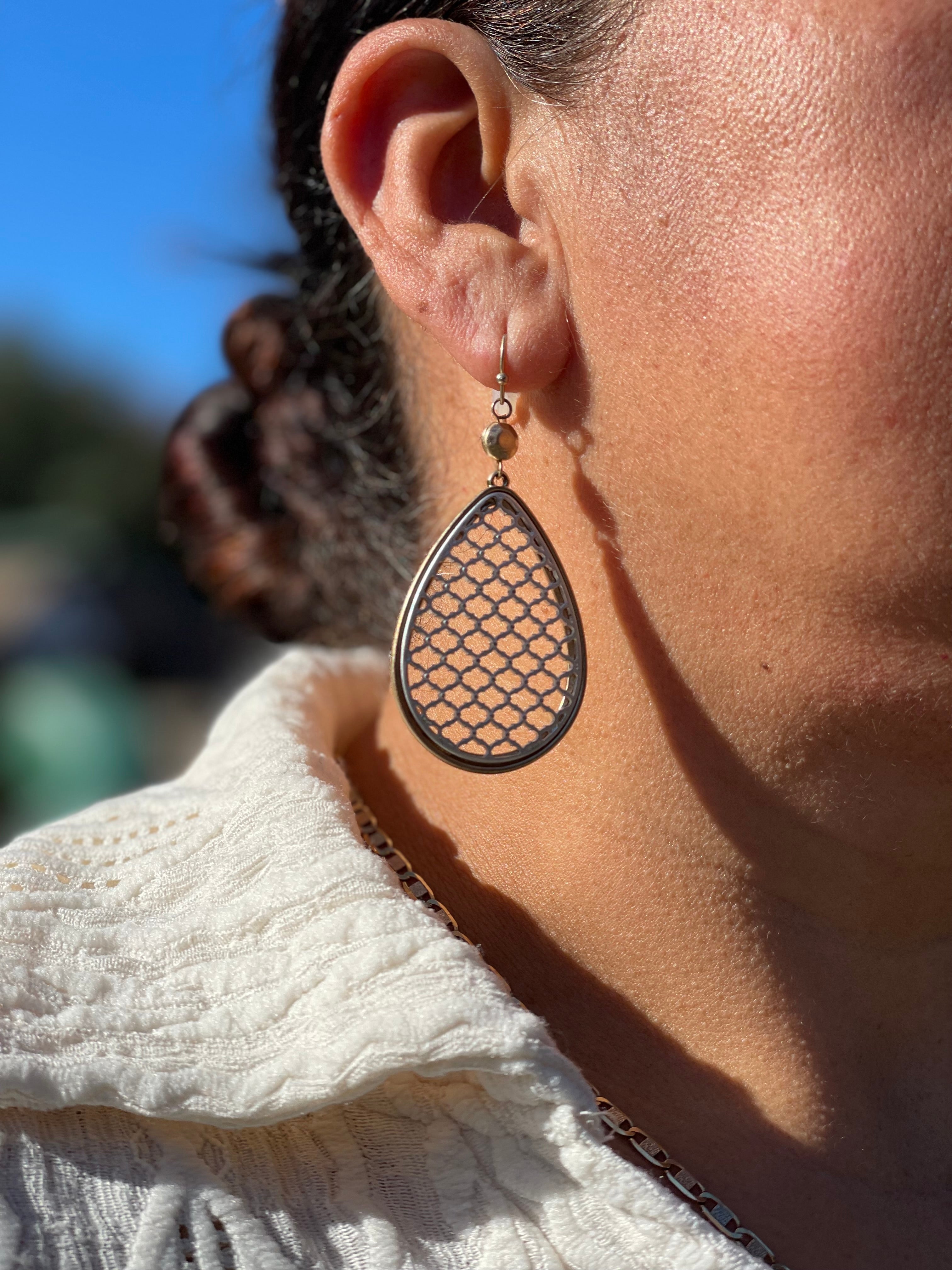 Ethnic Teardrop Filigree Mesh Drop Earrings