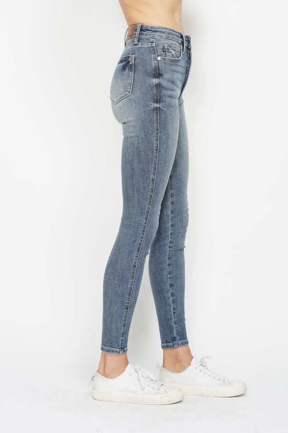 Full Size Tummy Control Contrast Wash Skinny Jeans | Judy Blue by Trendsi