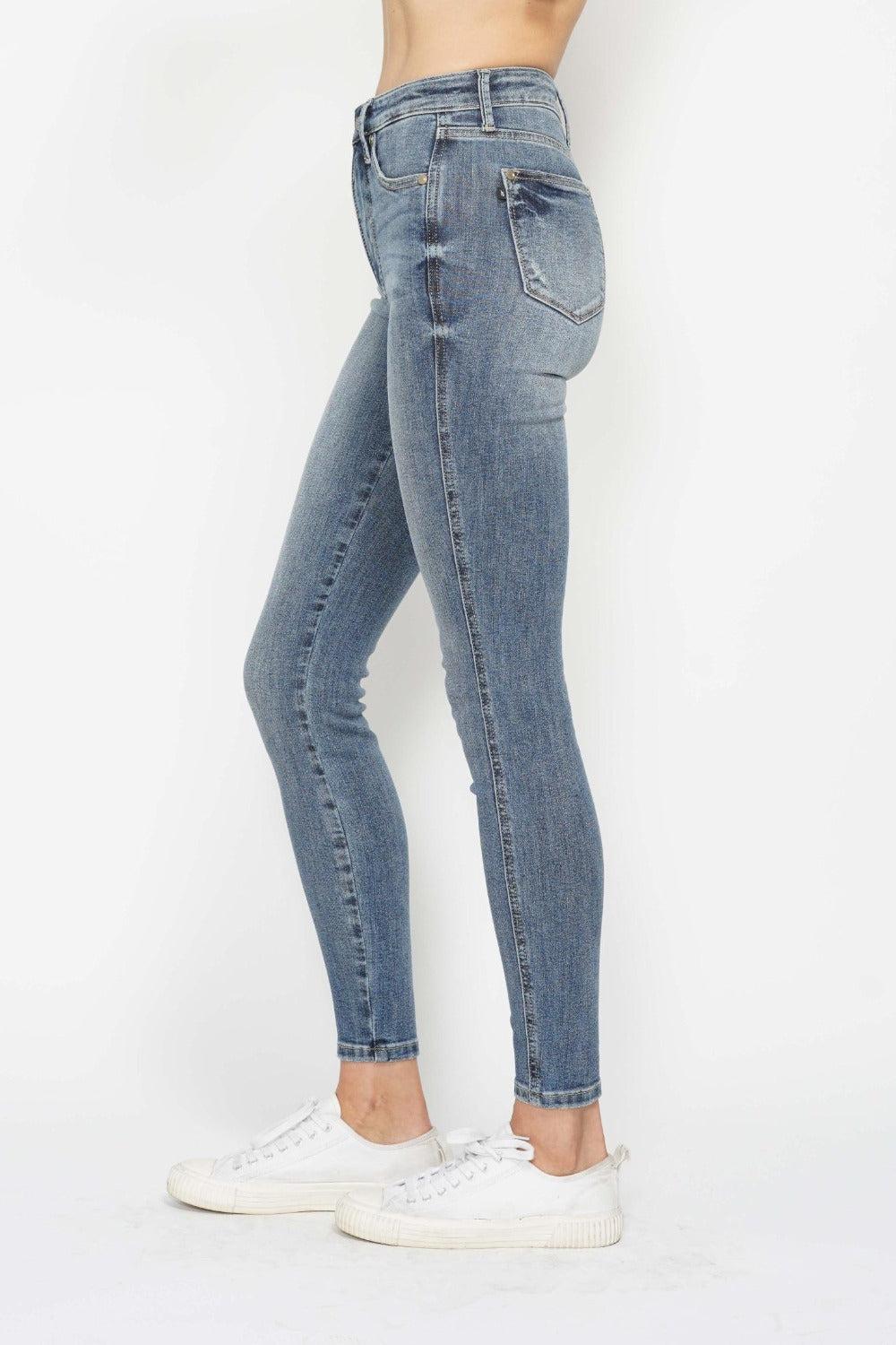 Full Size Tummy Control Contrast Wash Skinny Jeans | Judy Blue